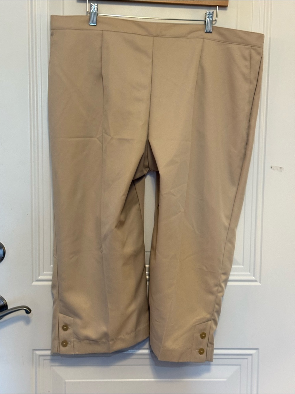 Alfred Dunner Tan Capri Pants with button Cuffs NWT